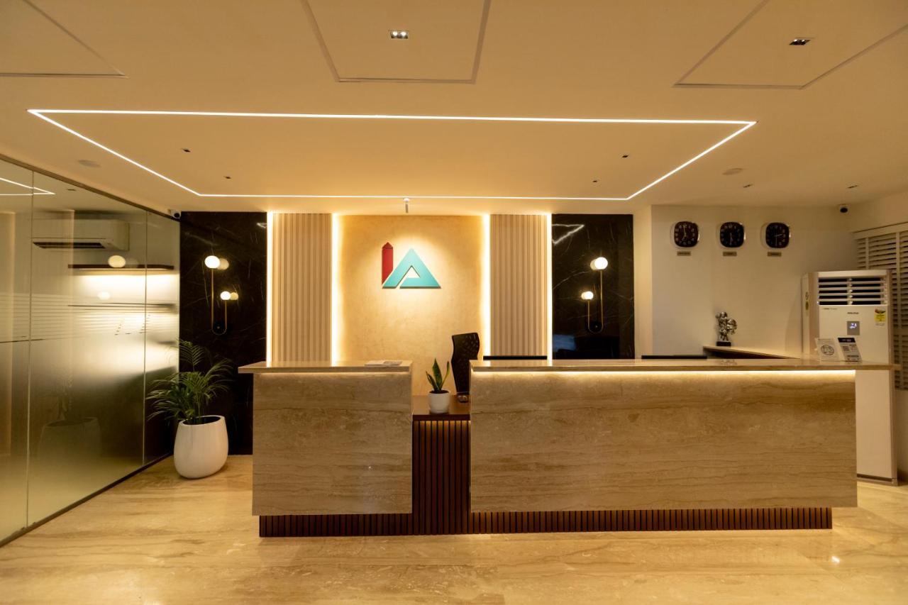 Hotel Inland Avenue Mangalore Bagian luar foto
