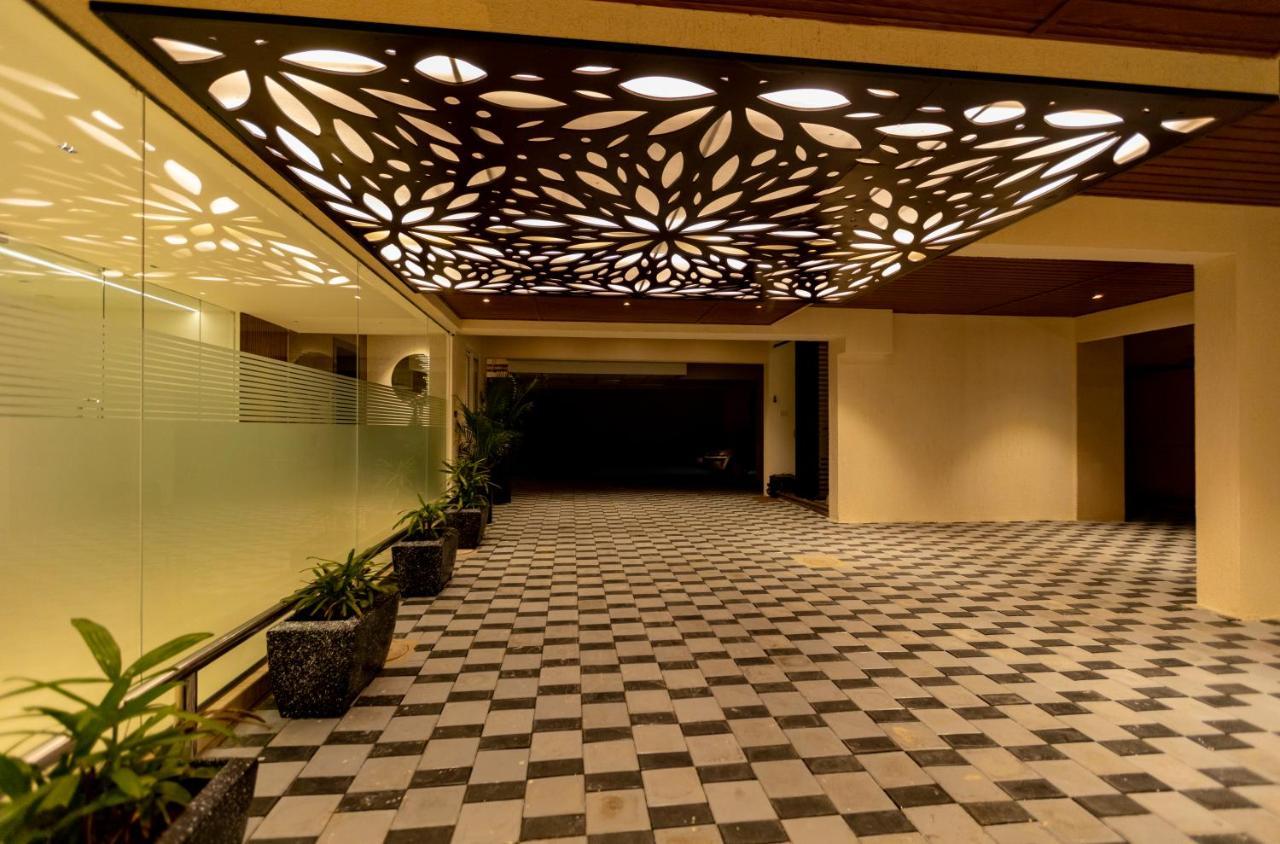 Hotel Inland Avenue Mangalore Bagian luar foto