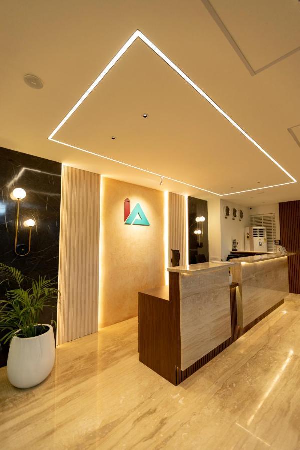 Hotel Inland Avenue Mangalore Bagian luar foto