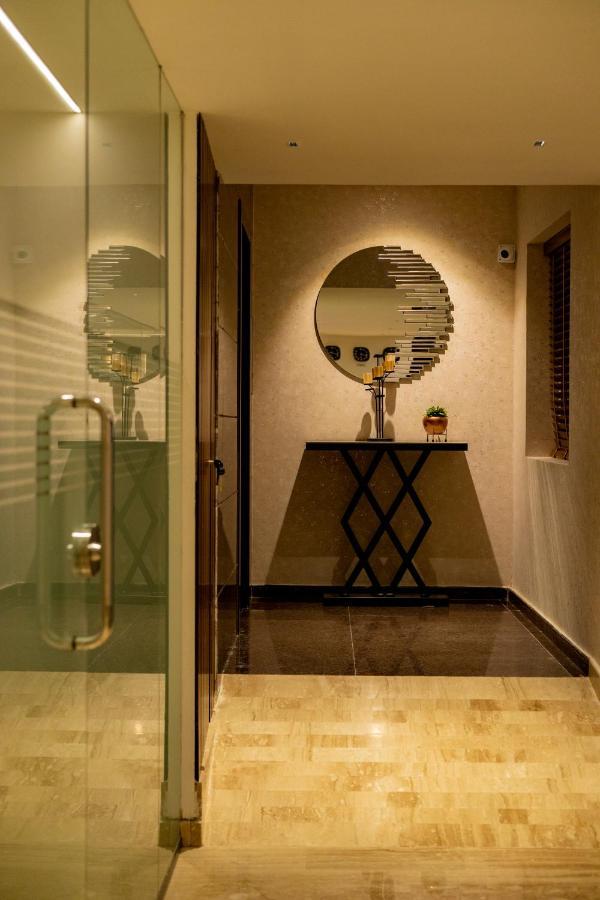 Hotel Inland Avenue Mangalore Bagian luar foto